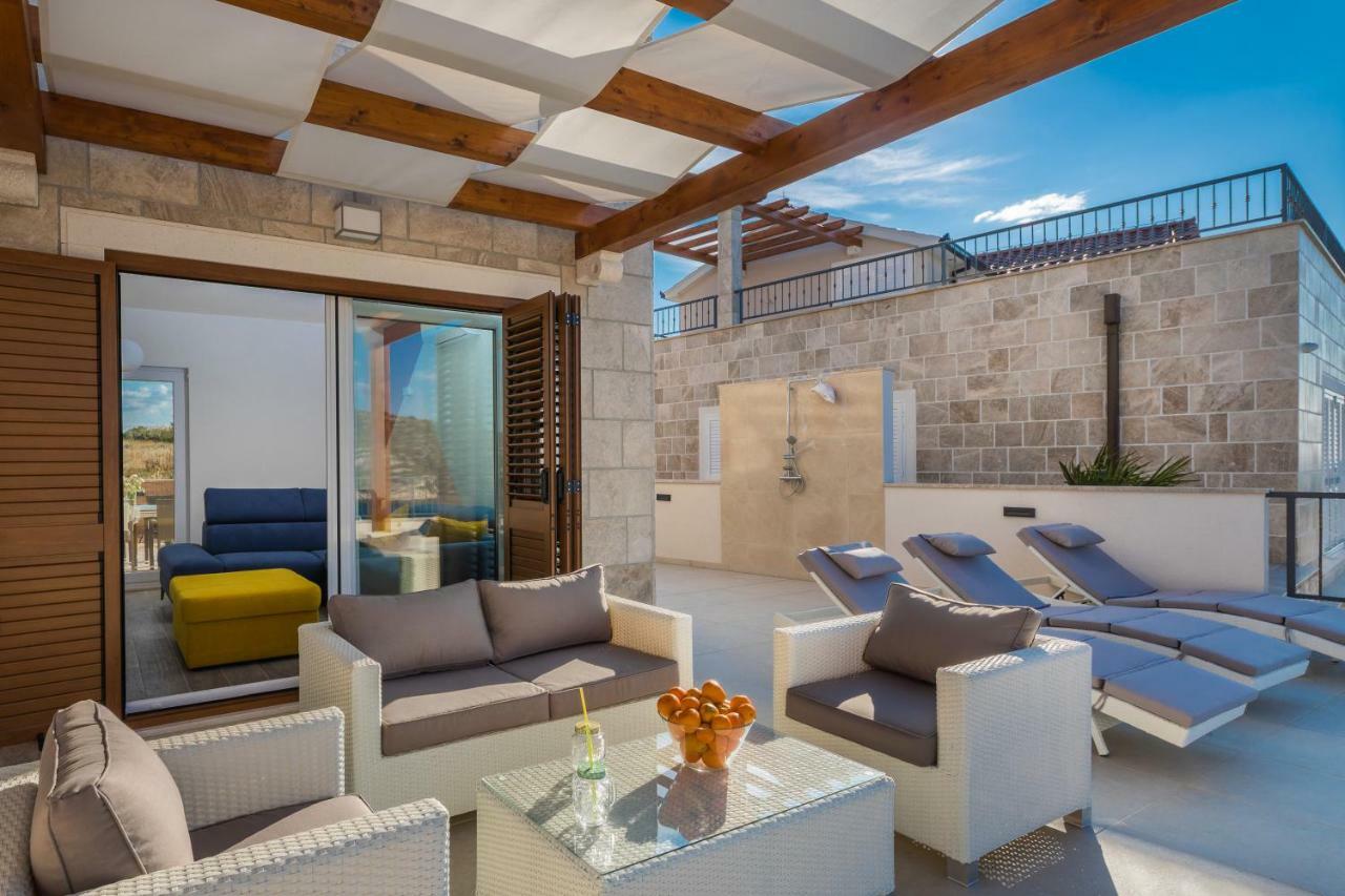 Villa Diomedes With The Sea View And The Pool Rogoznica  Luaran gambar