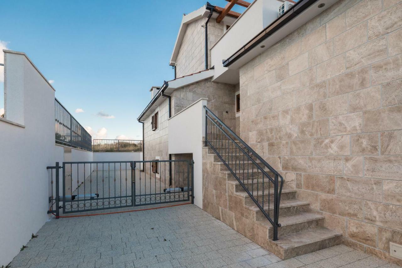 Villa Diomedes With The Sea View And The Pool Rogoznica  Luaran gambar